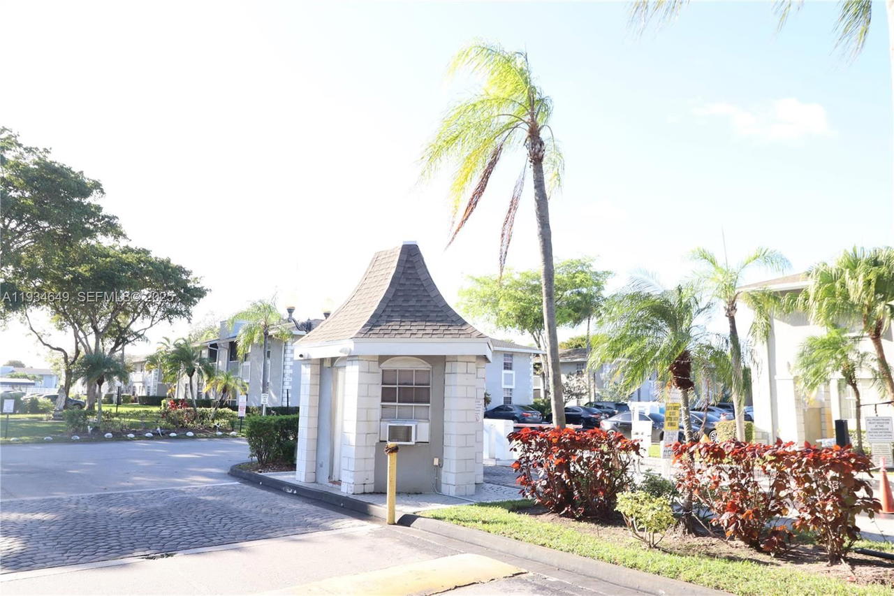 Real estate property located at 464 210th Cir Ter #20410A, Miami-dade, Monterey Village-two, Miami, FL