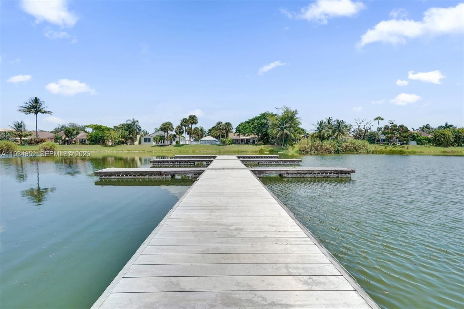 Real estate property located at 2445 33rd St #1404, Broward, Sailboat Pointe Condo, Oakland Park, FL