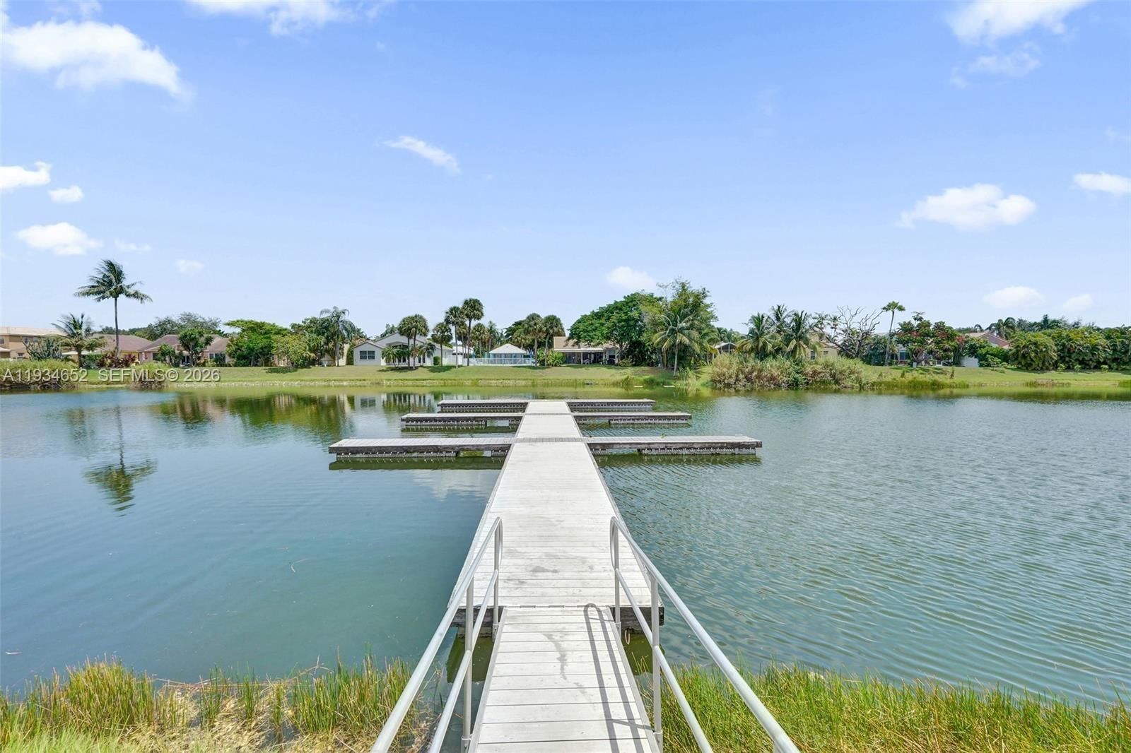 Real estate property located at 2445 33rd St #1404, Broward, Sailboat Pointe Condo, Oakland Park, FL