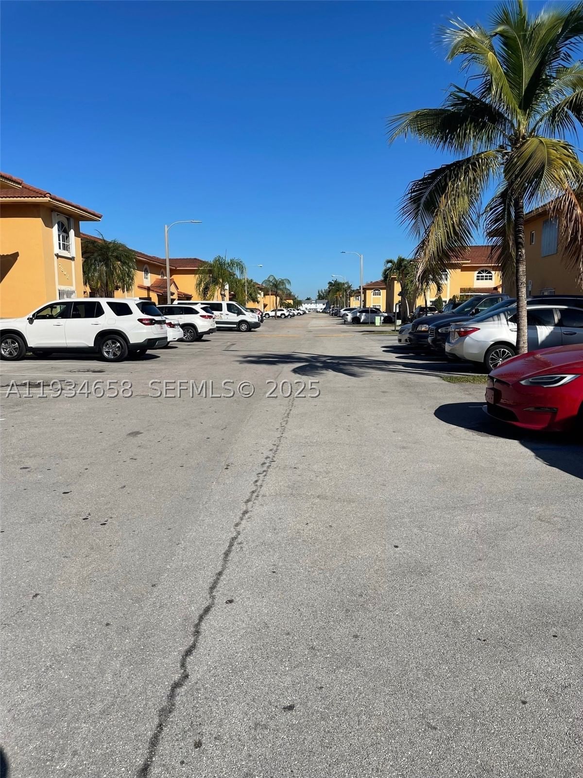 Real estate property located at 7762 34th Ln #18-202, Miami-dade, El Prado Xv Condo, Hialeah, FL