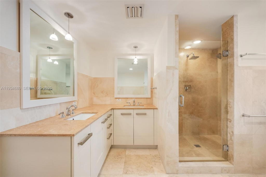 Real estate property located at 3540 Main Hwy #305, Miami-dade, Grove Garden Residences C, Coconut Grove, FL