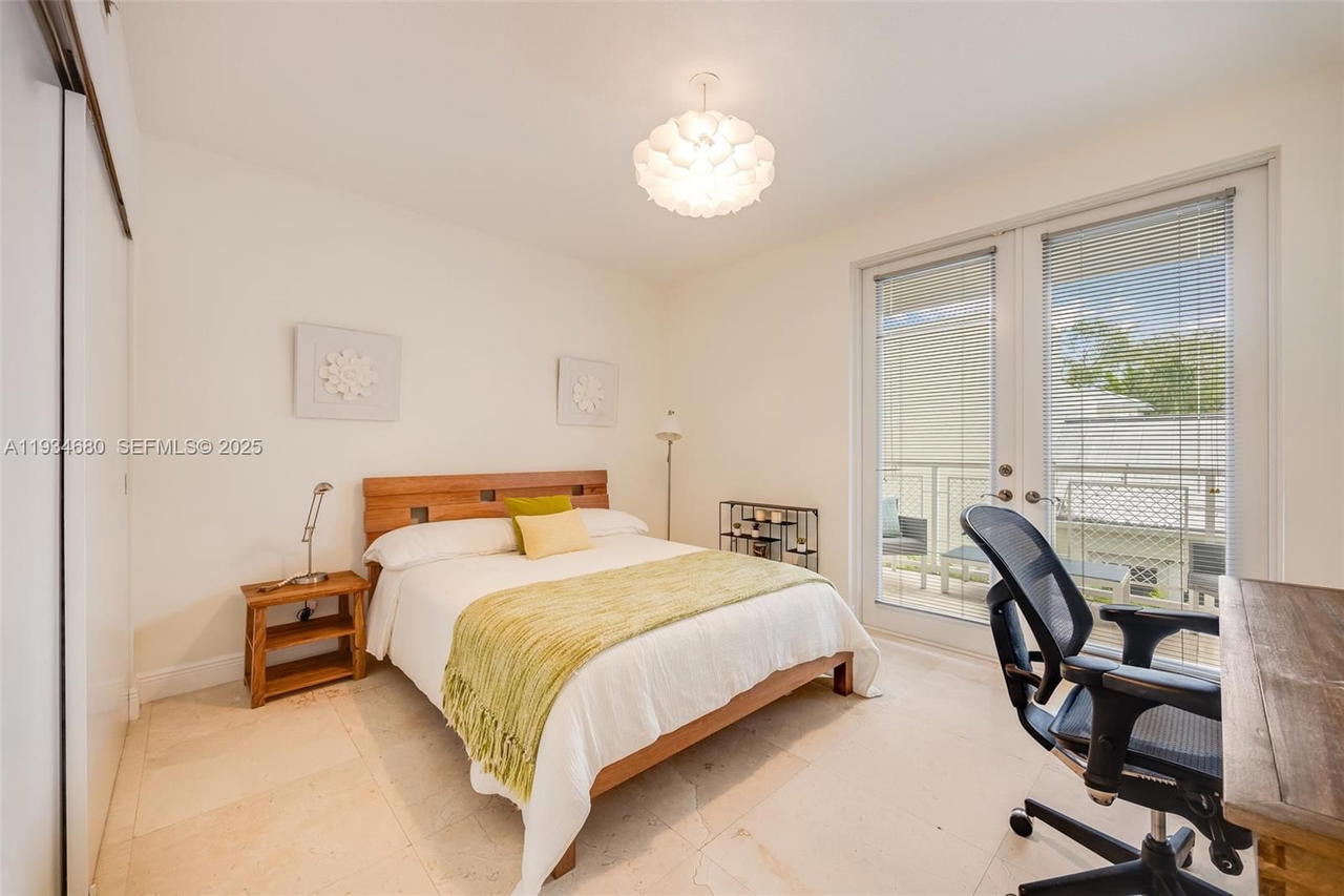 Real estate property located at 3540 Main Hwy #305, Miami-dade, Grove Garden Residences C, Coconut Grove, FL