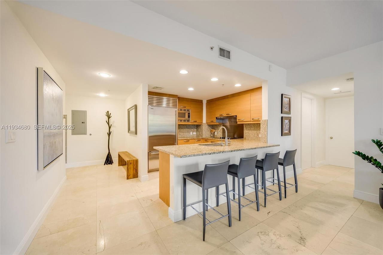 Real estate property located at 3540 Main Hwy #305, Miami-dade, Grove Garden Residences C, Coconut Grove, FL