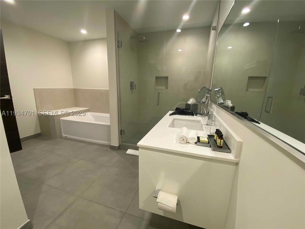 Real estate property located at 777 Ocean Dr S514, Broward, Costa Hollywood Condo, Hollywood, FL