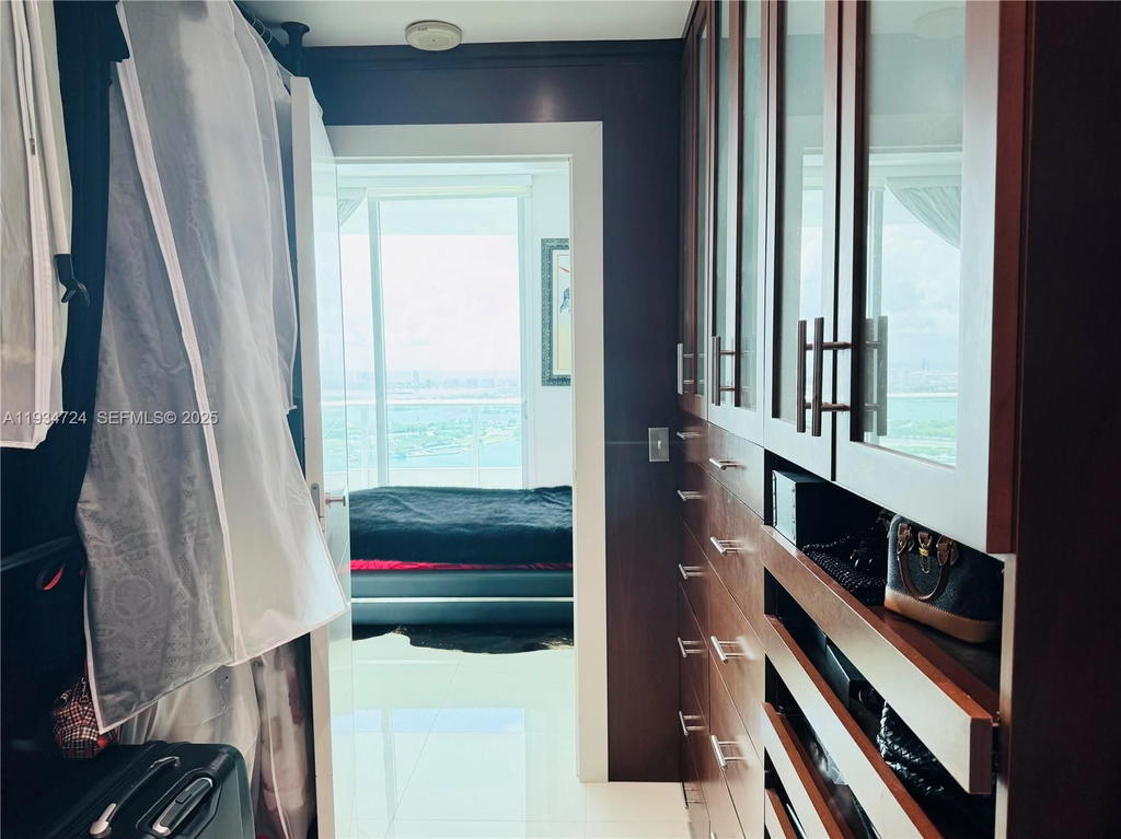 Real estate property located at 900 Biscayne Blvd #4504, Miami-dade, 900 Biscayne Bay Condo, Miami, FL