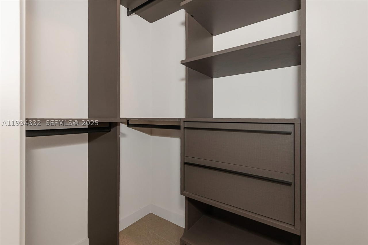 Real estate property located at 11 6 ST #2709, Miami-dade, The Crosby, Miami, FL