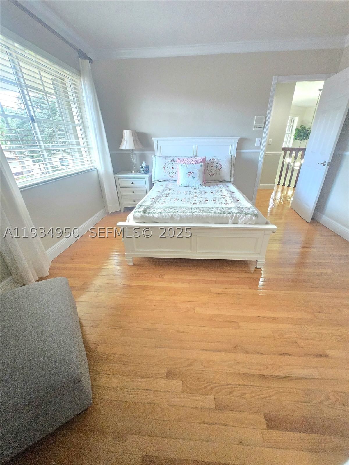 Real estate property located at 16422 83rd Pl, Miami-dade, 5th Addn To Royal Oaks, Miami Lakes, FL