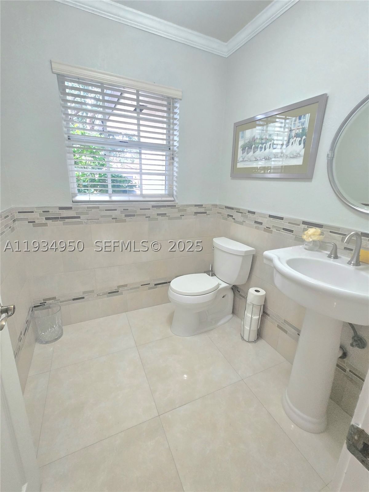 Real estate property located at 16422 83rd Pl, Miami-dade, 5th Addn To Royal Oaks, Miami Lakes, FL