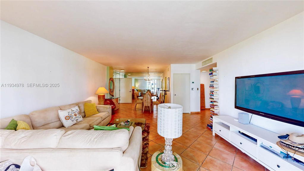 Real estate property located at 3301 5th Ave #110, Miami-dade, Bay Park Towers Condo, Miami, FL