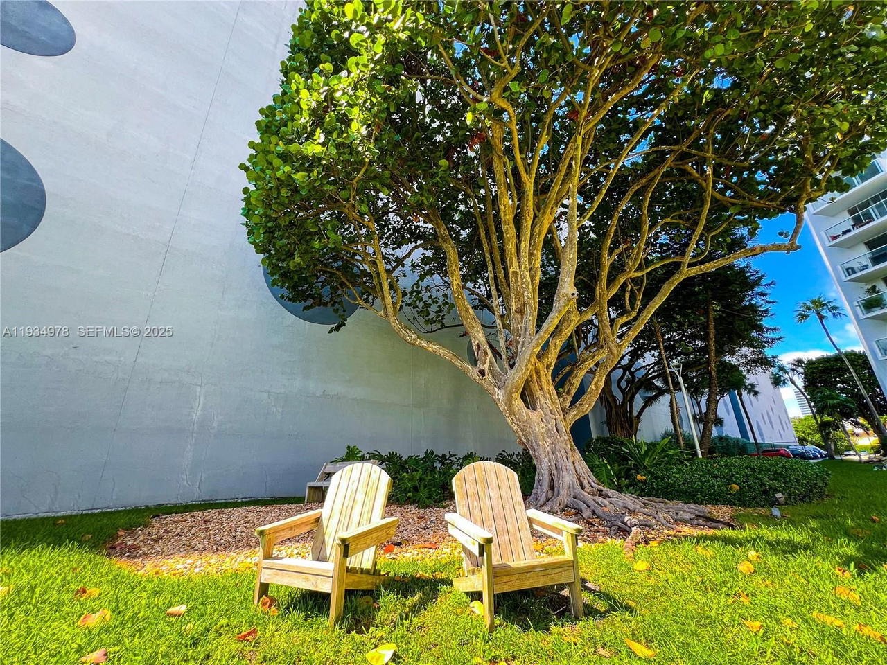 Real estate property located at 3301 5th Ave #110, Miami-dade, Bay Park Towers Condo, Miami, FL