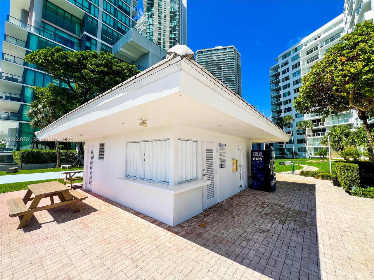 Real estate property located at 3301 5th Ave #110, Miami-dade, Bay Park Towers Condo, Miami, FL