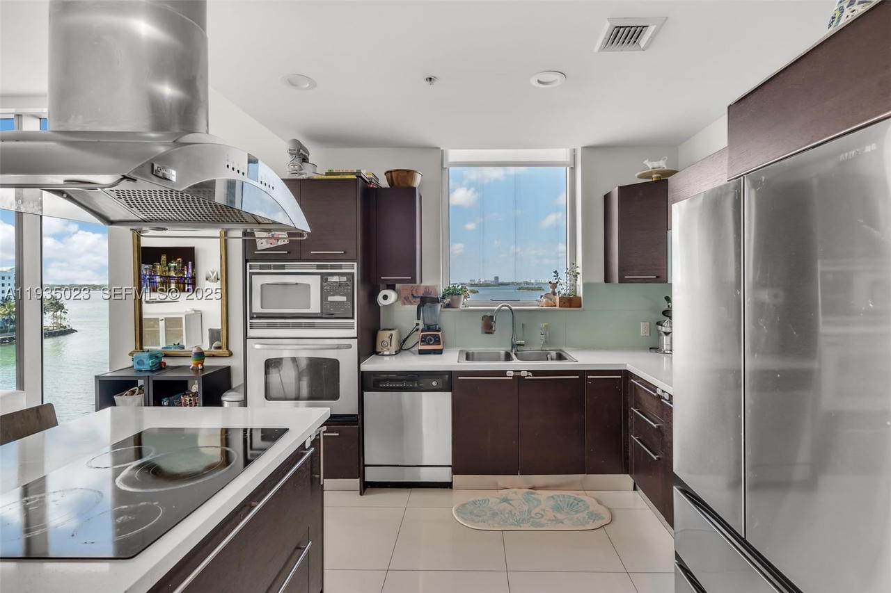 Real estate property located at 7928 East Dr #708, Miami-dade, Eloquence On The Bay Cond, North Bay Village, FL