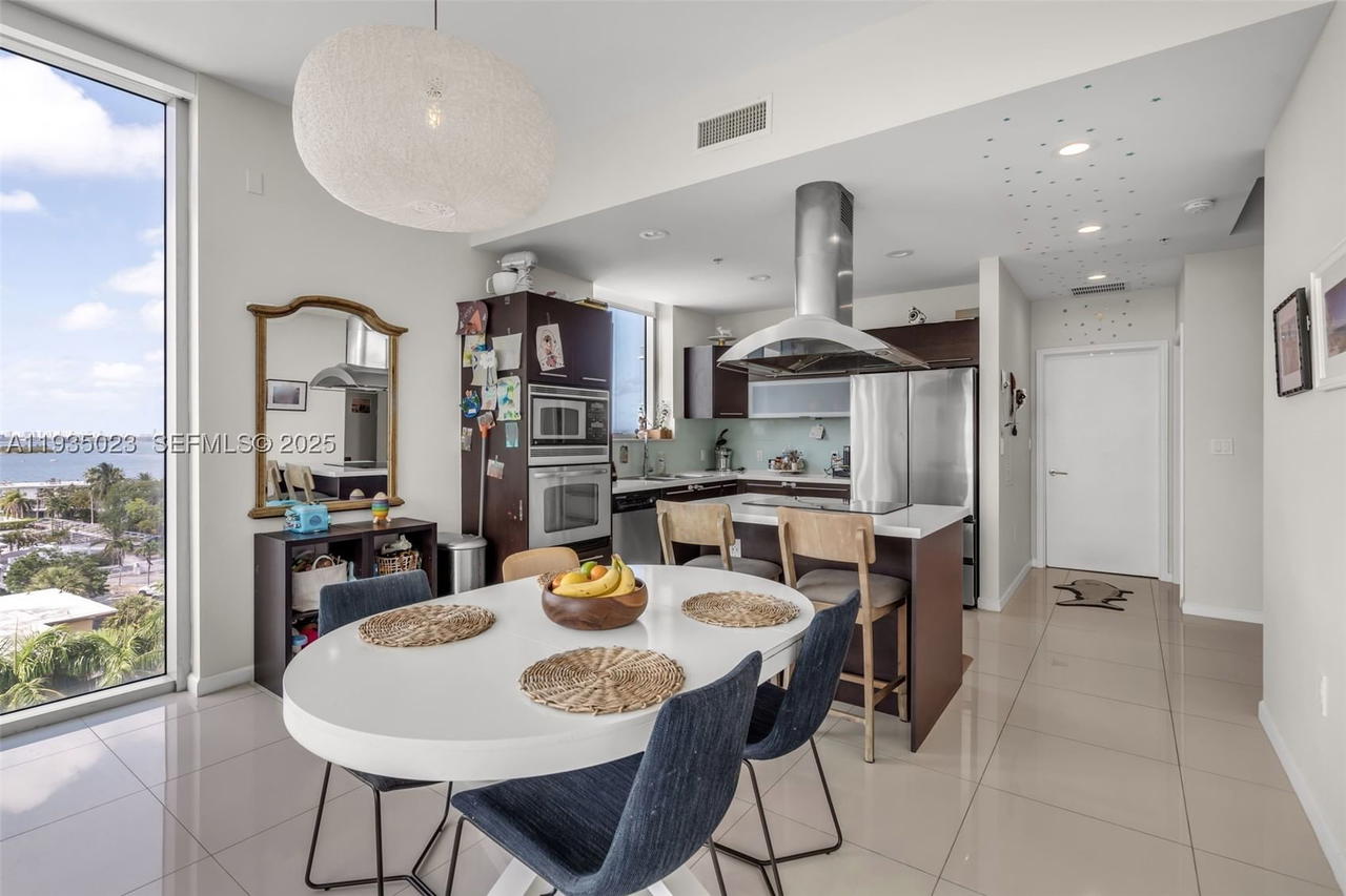 Real estate property located at 7928 East Dr #708, Miami-dade, Eloquence On The Bay Cond, North Bay Village, FL