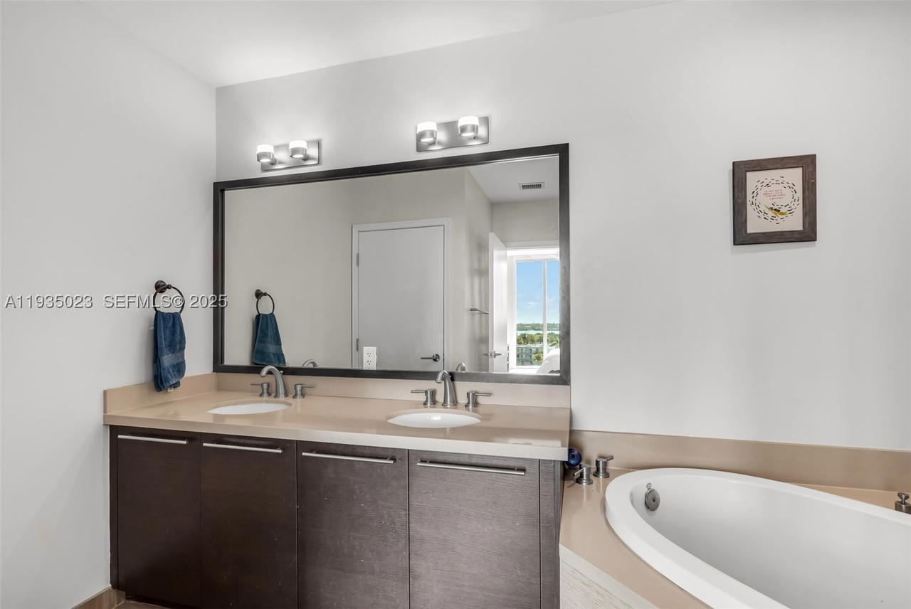 Real estate property located at 7928 East Dr #708, Miami-dade, Eloquence On The Bay Cond, North Bay Village, FL