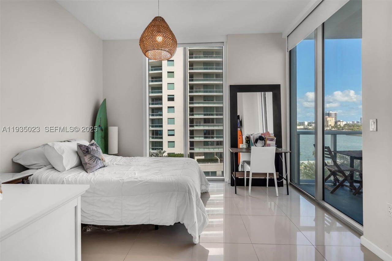 Real estate property located at 7928 East Dr #708, Miami-dade, Eloquence On The Bay Cond, North Bay Village, FL