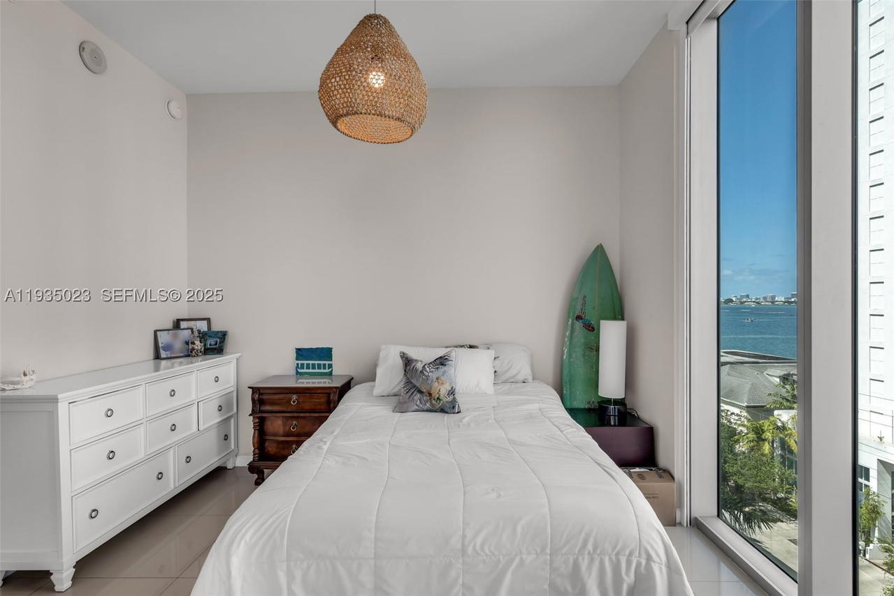 Real estate property located at 7928 East Dr #708, Miami-dade, Eloquence On The Bay Cond, North Bay Village, FL
