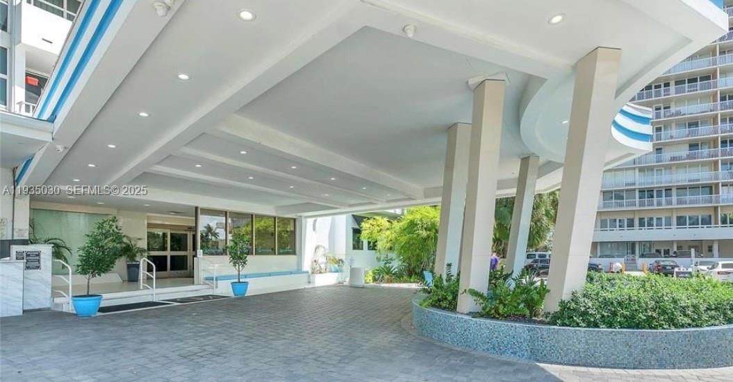 Real estate property located at 4040 Galt Ocean Dr #605, Broward, Ocean Manor Condo, Fort Lauderdale, FL