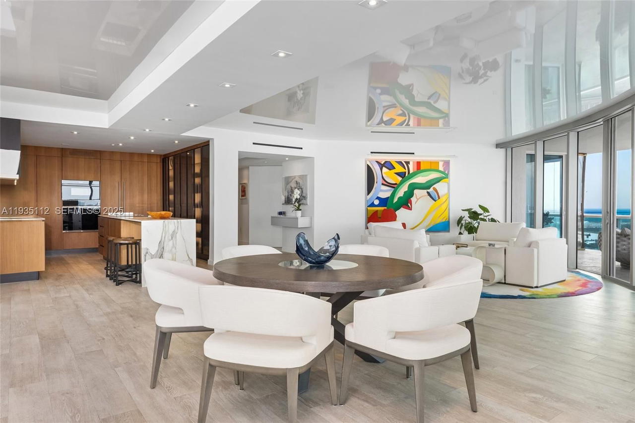 Real estate property located at 1000 Pointe Dr #3501, Miami-dade, Murano At Portofino Condo, Miami Beach, FL