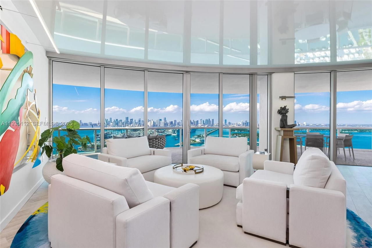 Real estate property located at 1000 Pointe Dr #3501, Miami-dade, Murano At Portofino Condo, Miami Beach, FL