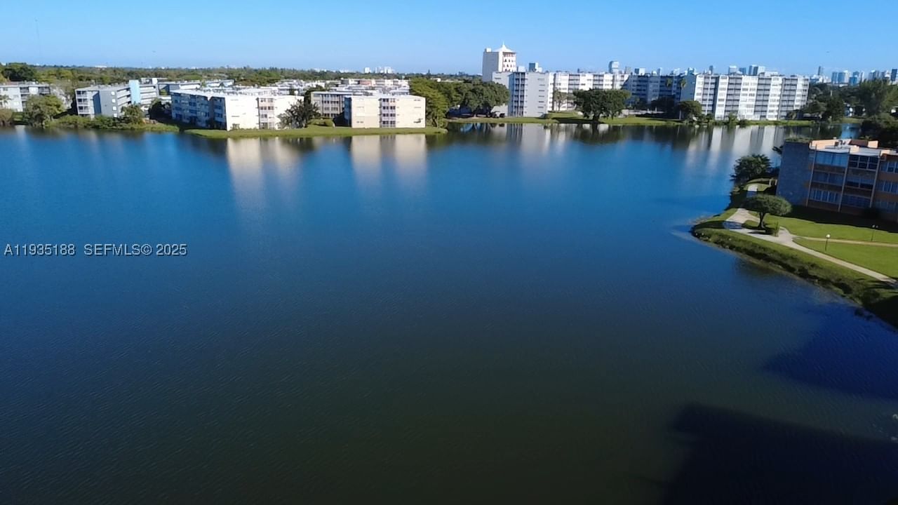 Real estate property located at 1551 Miami Gardens Dr #216, Miami-dade, Second Moorings Condo, Miami, FL