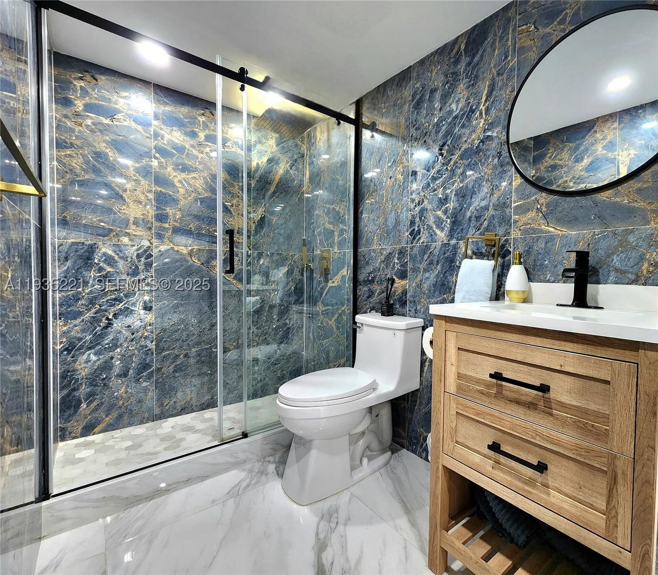 Real estate property located at 3725 Ocean Dr #425, Broward, Sea Air Towers Condo, Hollywood, FL
