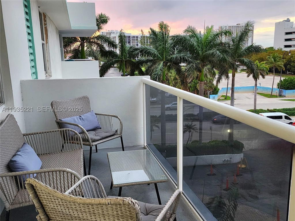 Real estate property located at 3725 Ocean Dr #425, Broward, Sea Air Towers Condo, Hollywood, FL