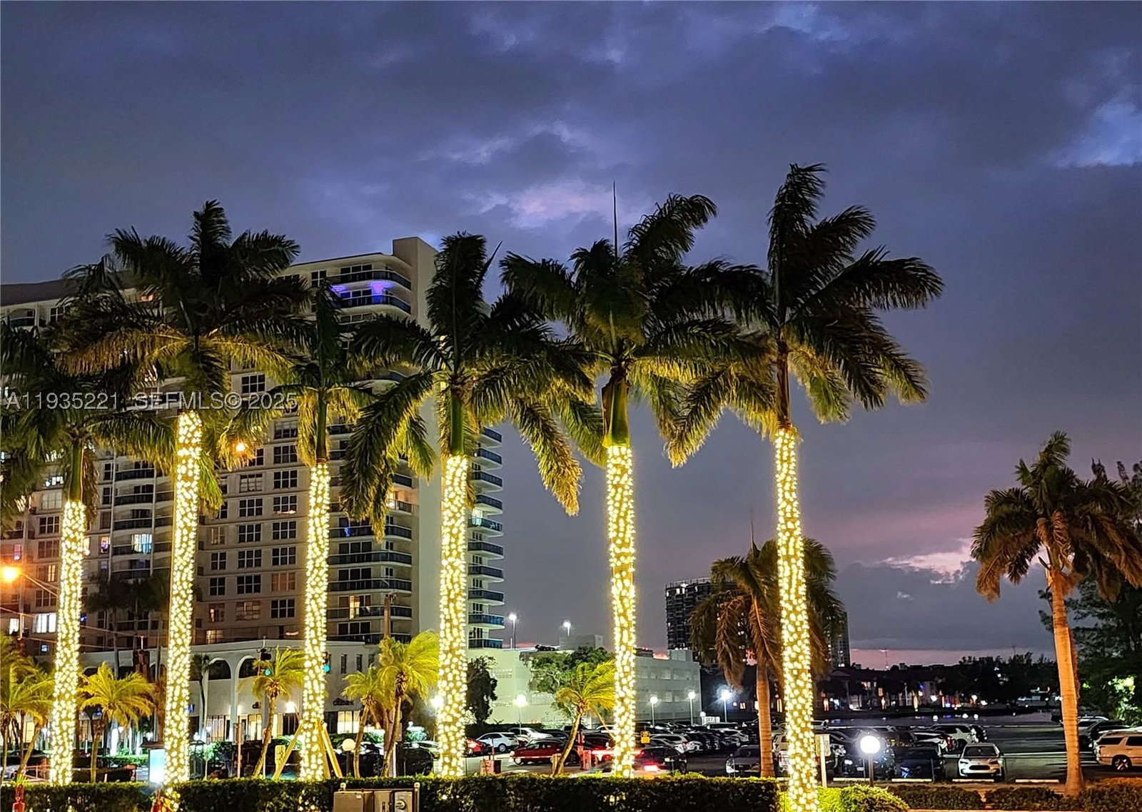 Real estate property located at 3725 Ocean Dr #425, Broward, Sea Air Towers Condo, Hollywood, FL