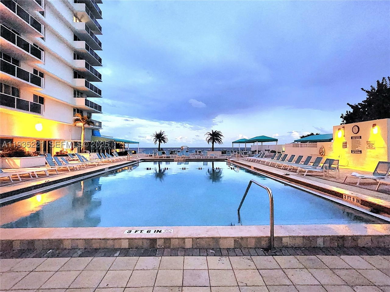 Real estate property located at 3725 Ocean Dr #425, Broward, Sea Air Towers Condo, Hollywood, FL