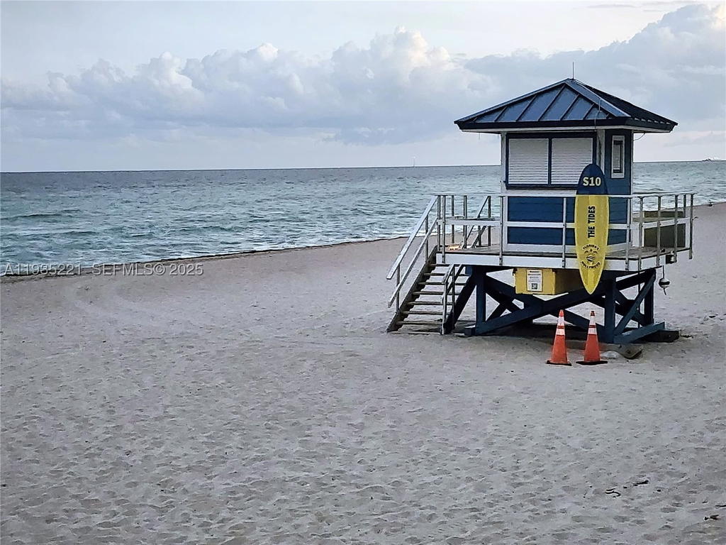 Real estate property located at 3725 Ocean Dr #425, Broward, Sea Air Towers Condo, Hollywood, FL