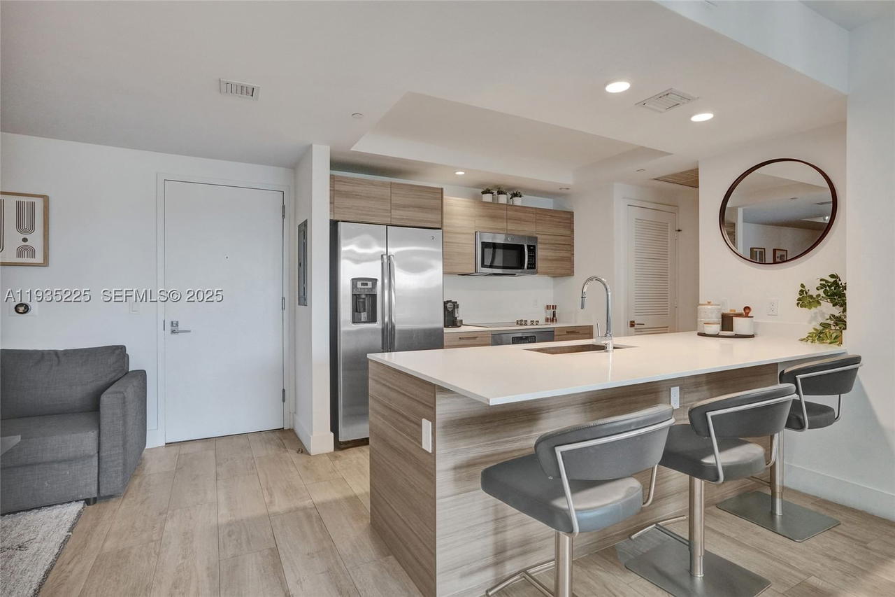Real estate property located at 121 34th St #902, Miami-dade, 3401 Midtown Condo, Miami, FL