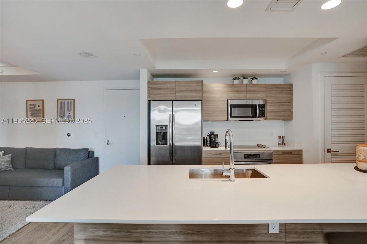 Real estate property located at 121 34th St #902, Miami-dade, 3401 Midtown Condo, Miami, FL