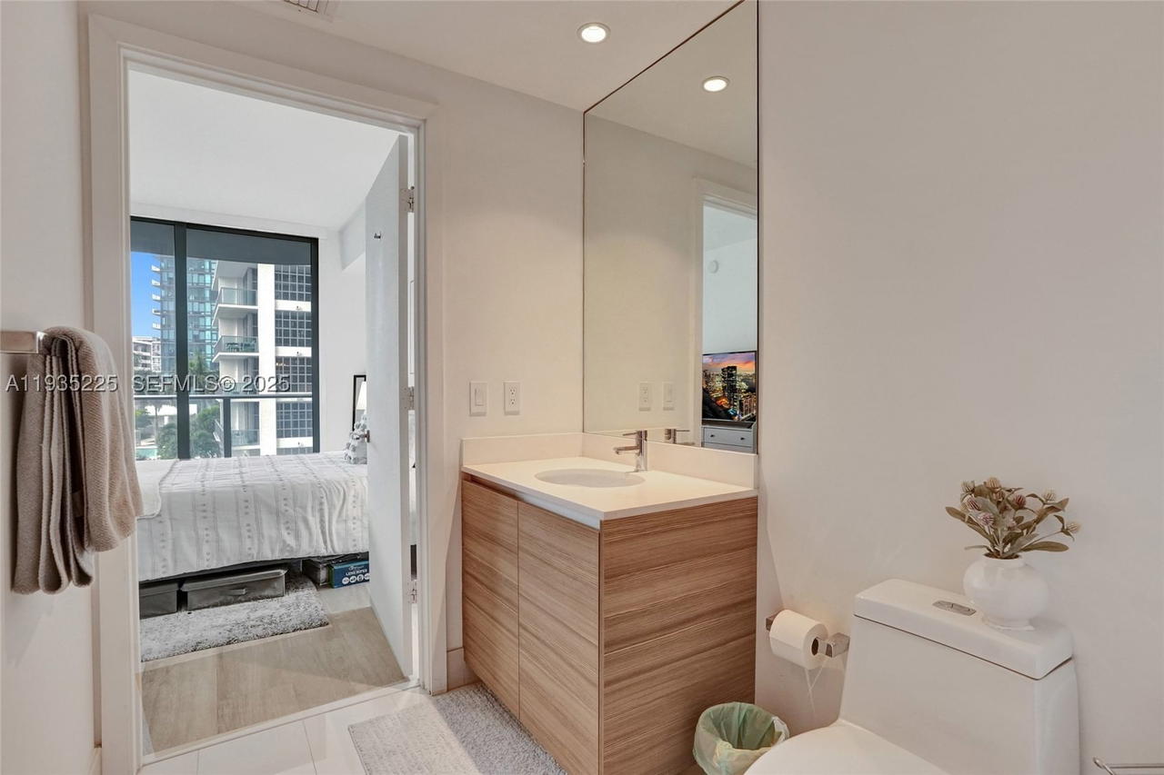Real estate property located at 121 34th St #902, Miami-dade, 3401 Midtown Condo, Miami, FL