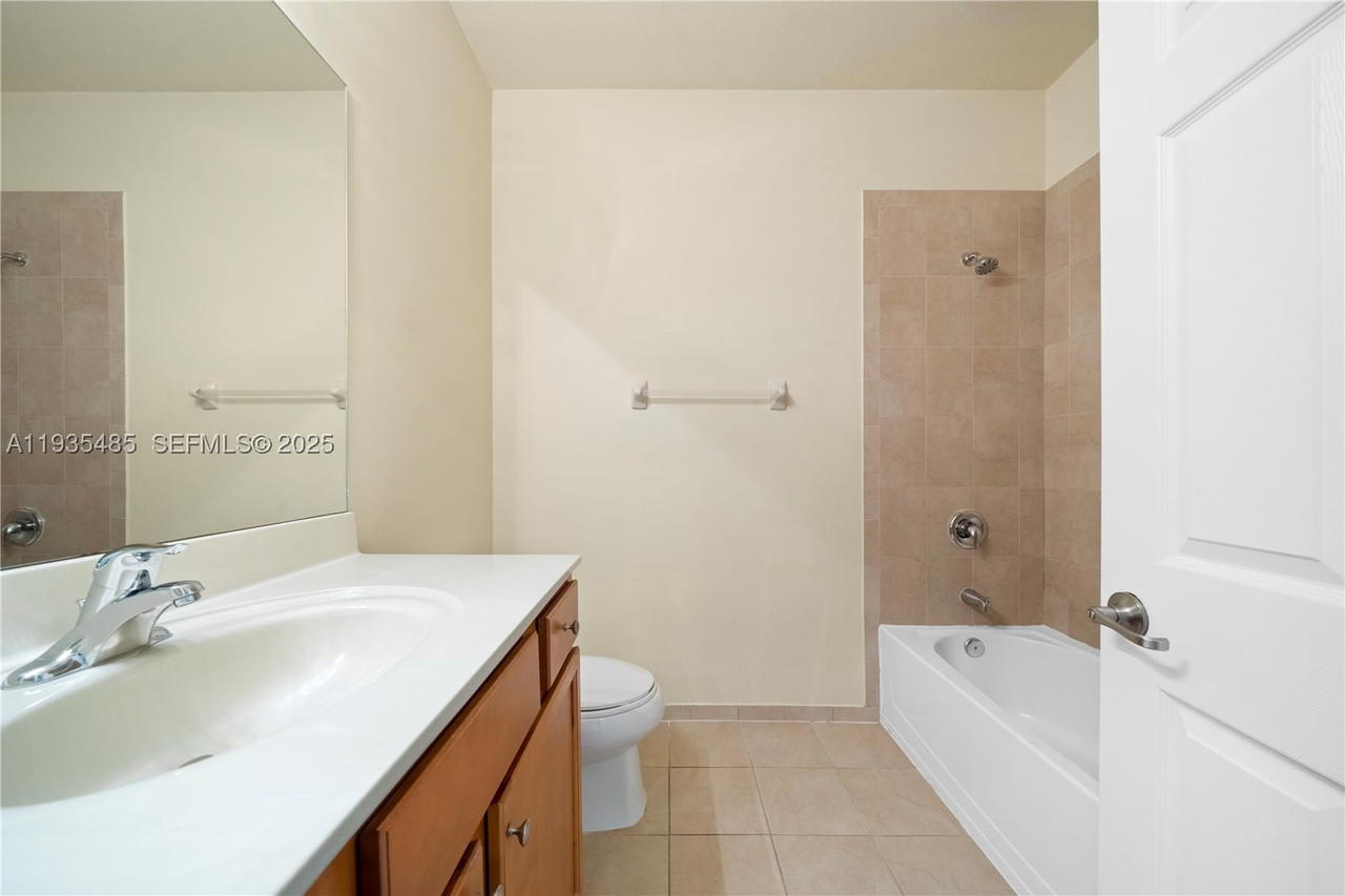 Real estate property located at 3366 90th Ter, Miami-dade, Bellagio, Hialeah, FL