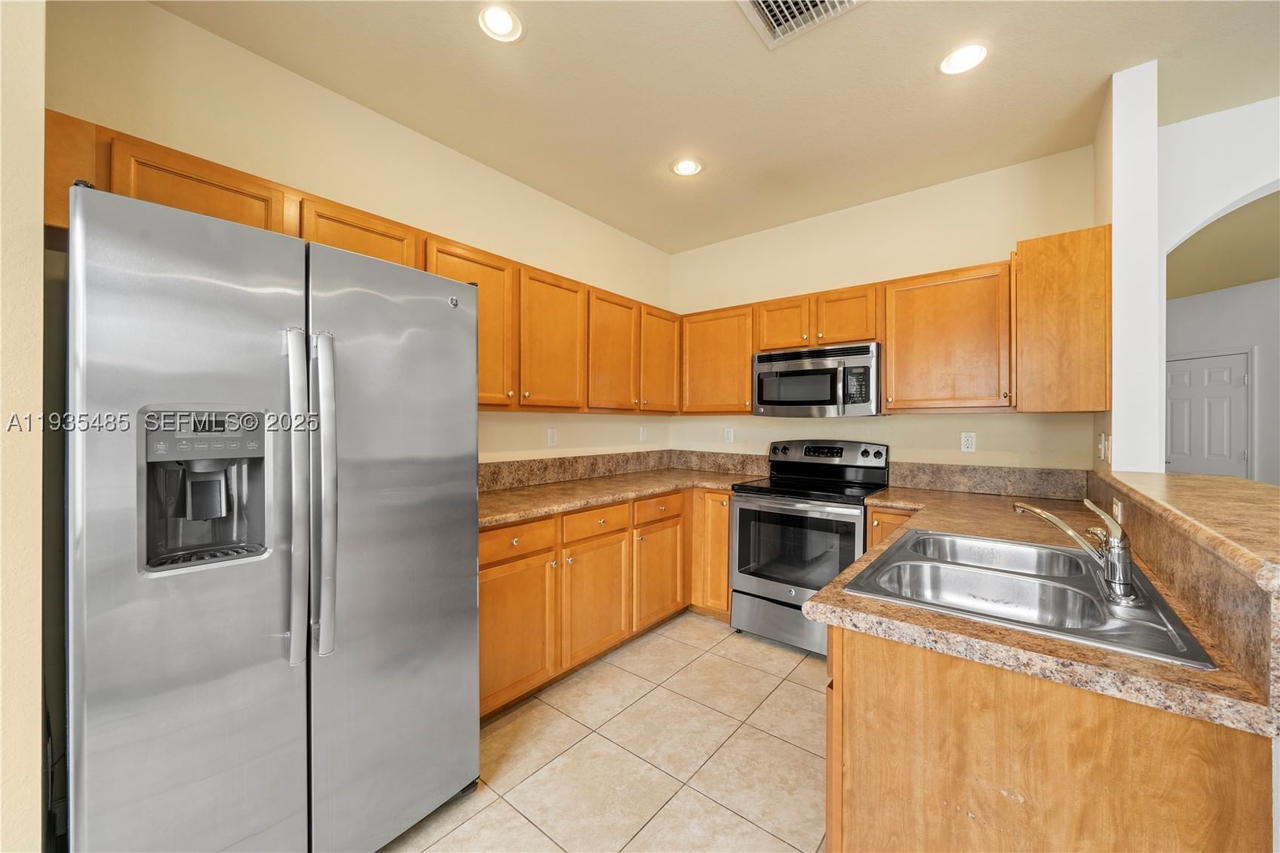 Real estate property located at 3366 90th Ter, Miami-dade, Bellagio, Hialeah, FL