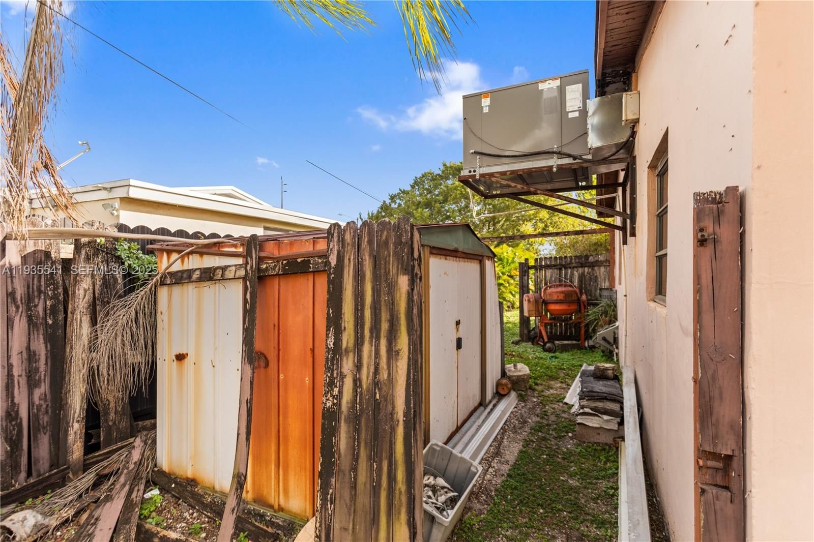 Real estate property located at 6811 Thomas St, Broward, Driftwood Acres No 9, Hollywood, FL