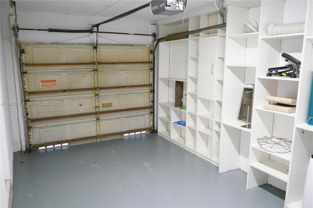 Real estate property located at 5141 101st Pl, Miami-dade, Village Of Doral Lakes, Doral, FL