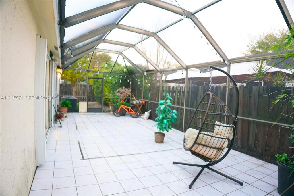 Real estate property located at 5141 101st Pl, Miami-dade, Village Of Doral Lakes, Doral, FL