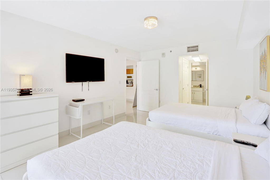 Real estate property located at 1200 Brickell Bay Dr #2504, Miami-dade, The Club At Brickell Bay, Miami, FL