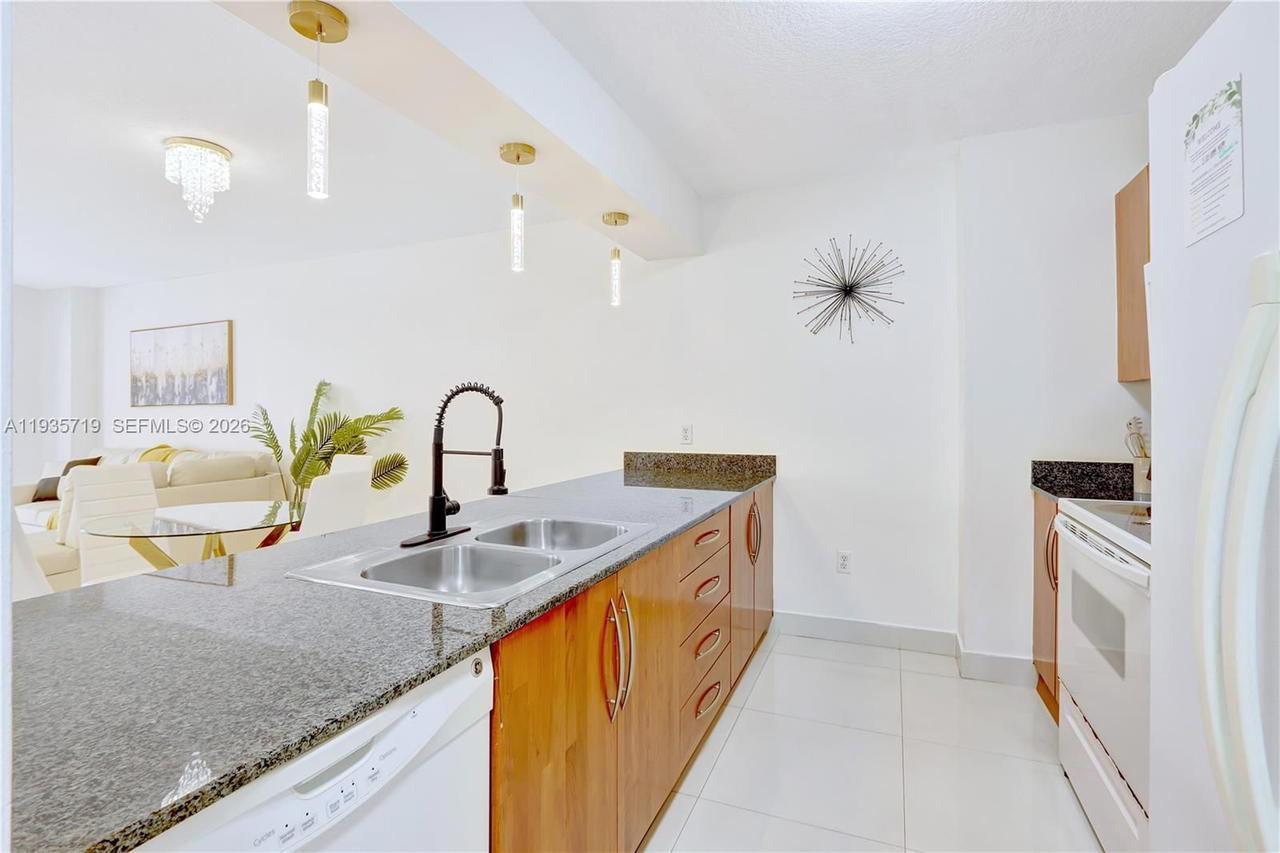 Real estate property located at 1200 Brickell Bay Dr #2504, Miami-dade, The Club At Brickell Bay, Miami, FL
