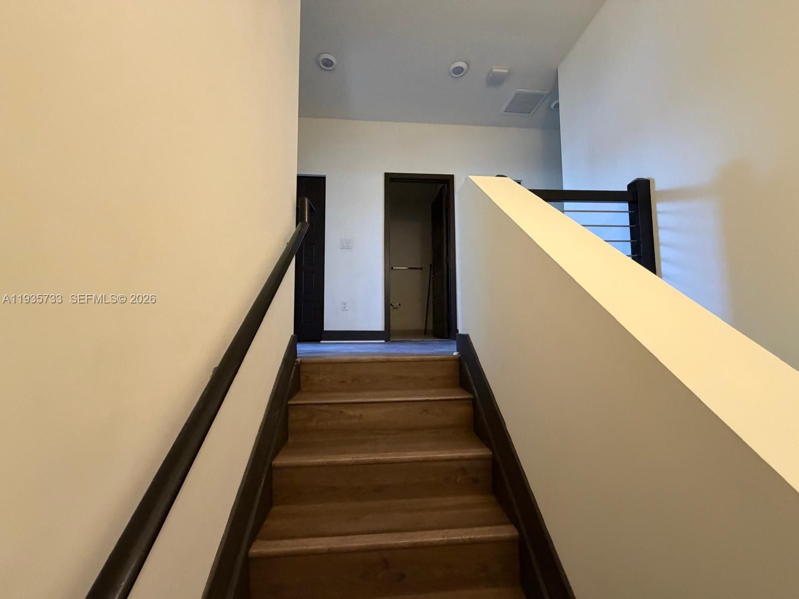 Real estate property located at 9143 161st St #9143, Miami-dade, Dunnwoody Lake, Miami Lakes, FL