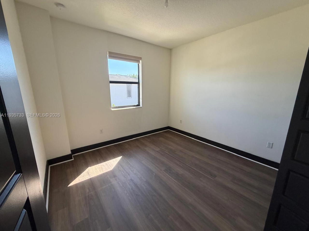Real estate property located at 9143 161st St #9143, Miami-dade, Dunnwoody Lake, Miami Lakes, FL