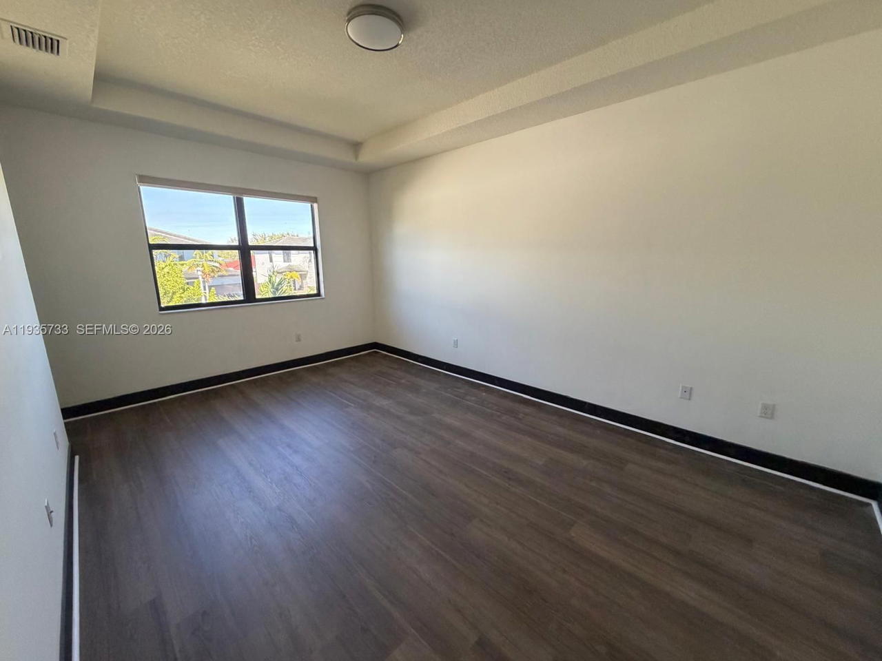 Real estate property located at 9143 161st St #9143, Miami-dade, Dunnwoody Lake, Miami Lakes, FL