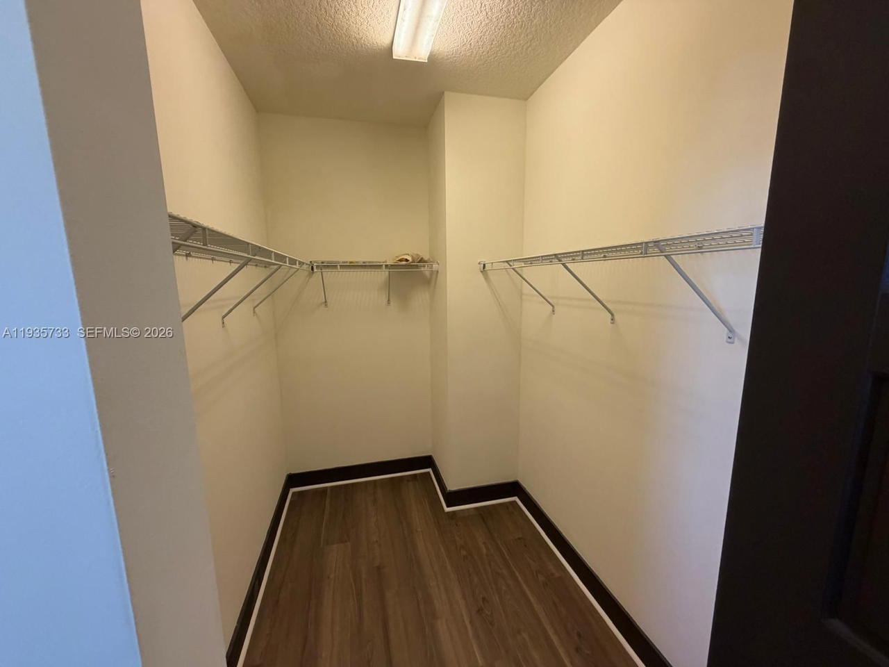 Real estate property located at 9143 161st St #9143, Miami-dade, Dunnwoody Lake, Miami Lakes, FL