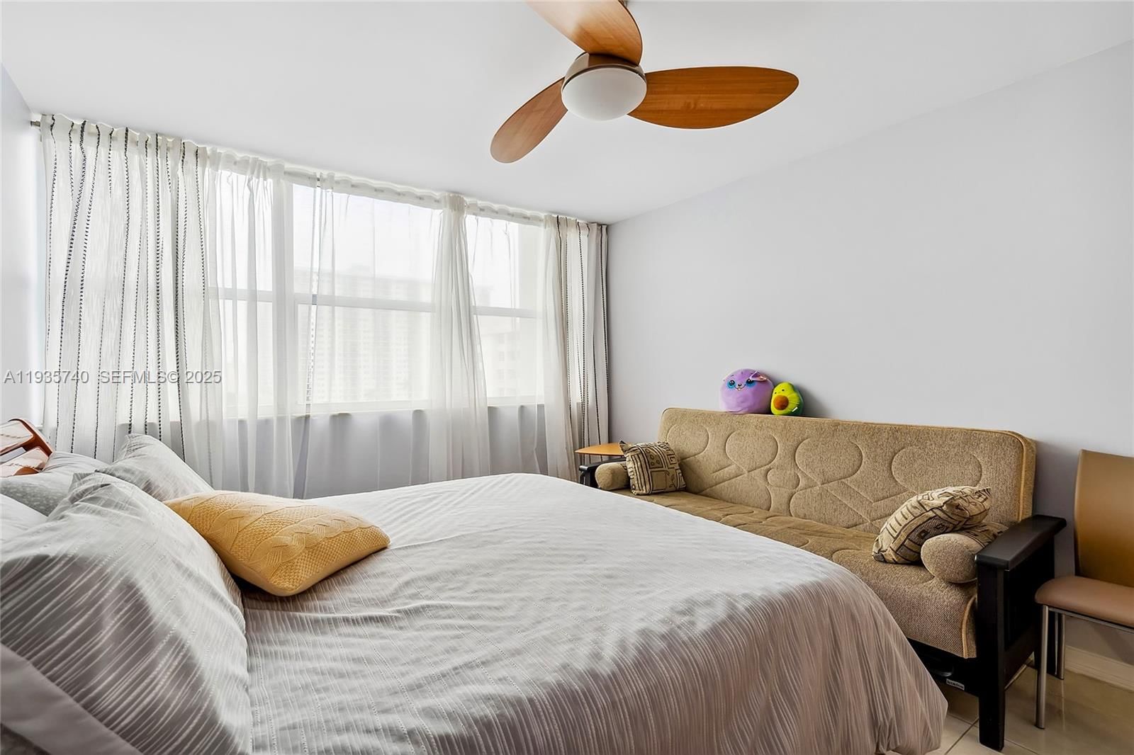 Real estate property located at 1400 Ocean Dr #802, Broward, Trafalgar Towers Condomin, Hollywood, FL