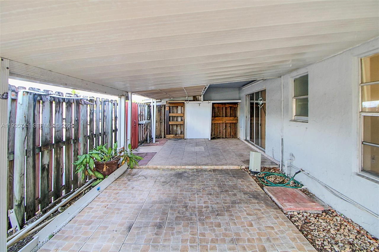 Real estate property located at 6195 18th Ave G125, Miami-dade, Los Suenos Condo, Hialeah, FL