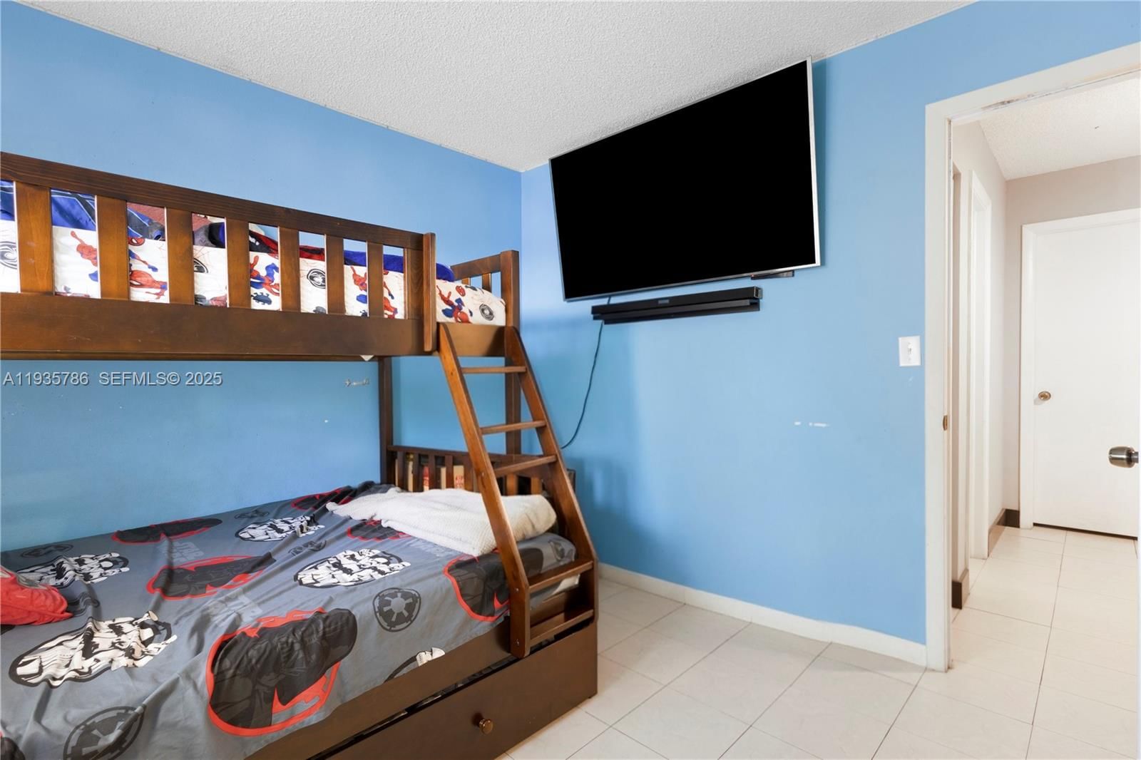 Real estate property located at 8262 5th Ln #392, Miami-dade, Mira Villas Condo, Miami, FL