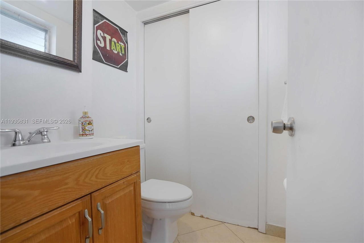Real estate property located at 1340 Lincoln Rd #807, Miami-dade, Golden House Condo, Miami Beach, FL