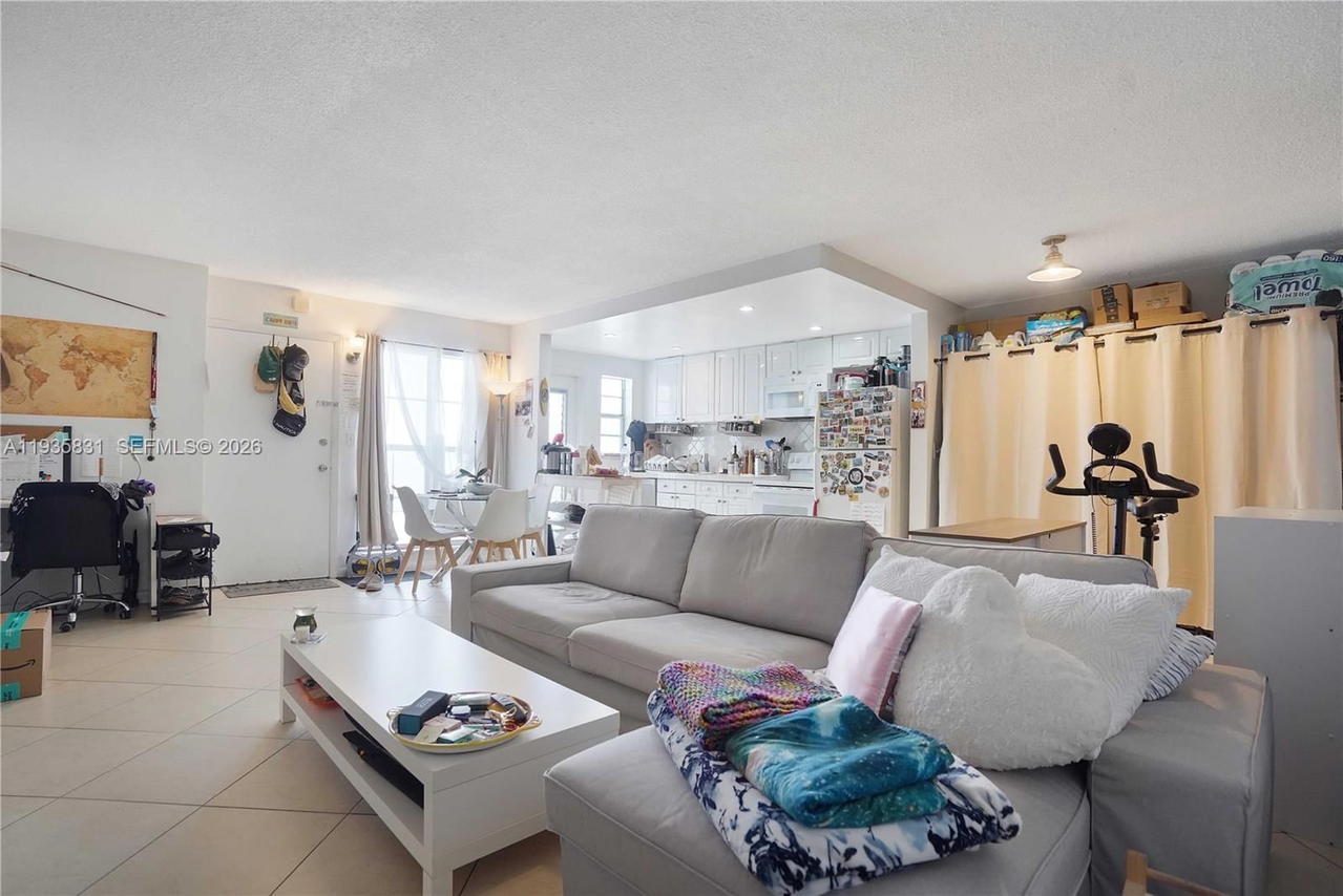 Real estate property located at 1340 Lincoln Rd #807, Miami-dade, Golden House Condo, Miami Beach, FL