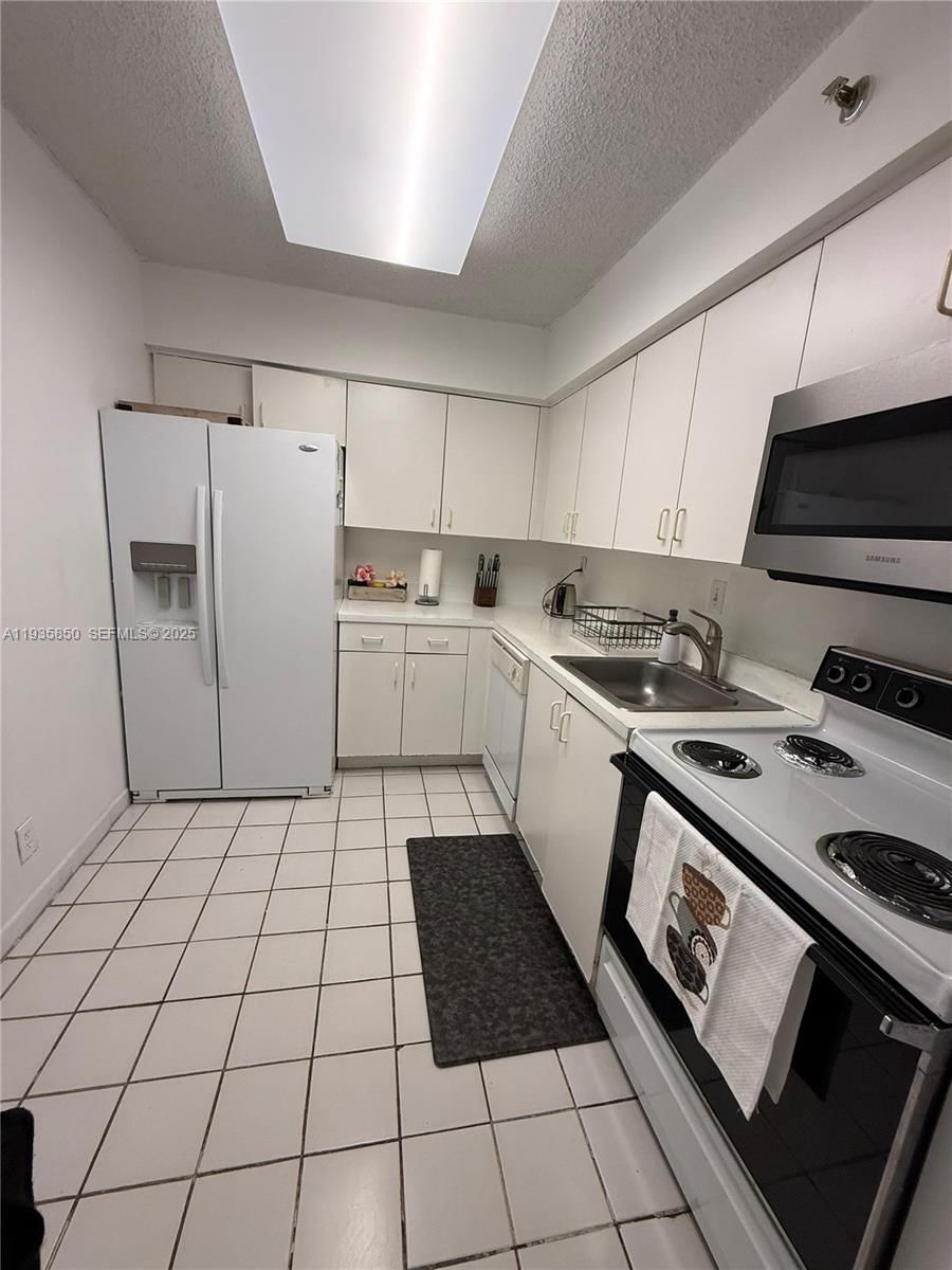 Real estate property located at 3300 192nd St #808, Miami-dade, Parc Central Aventura East, Aventura, FL