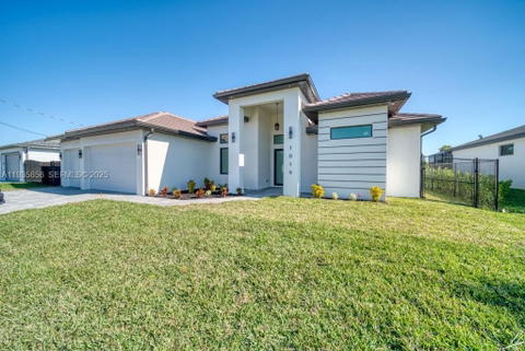 Real estate property located at 1019 8th CT, Lee, Cape Coral, Cape Coral, FL